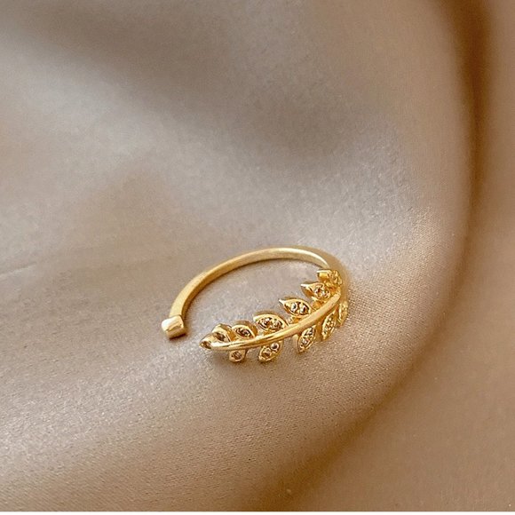 💕Last one Peace Oliver Leaf Golden Ring - Picture 7 of 11